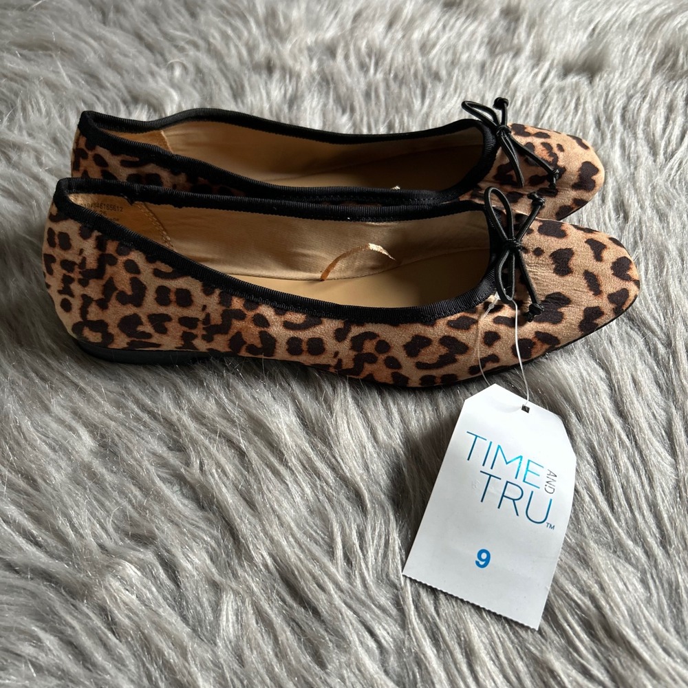 Time And Tru Leopard Flats Womens Size 9 Brown Slip On Shoes Animal Print